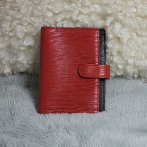 **Authentic**Louis Vouitton Red Epi Leather Agenda Wallet - Good Condition